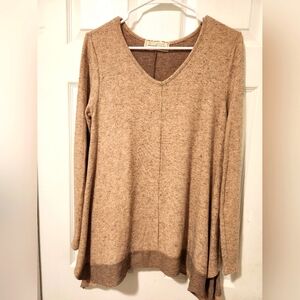 Sinuous Los Angeles Women's Small V-Neck High Low Hem Sweater Tan Brown Soft‎